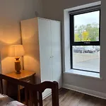Sunberry 2 Bright Modern Entire Home, * Headford