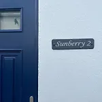 Sunberry 2 Bright Modern Entire Home, *