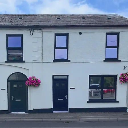 Sunberry 2 Bright Modern Entire Home, Дом отдыха *