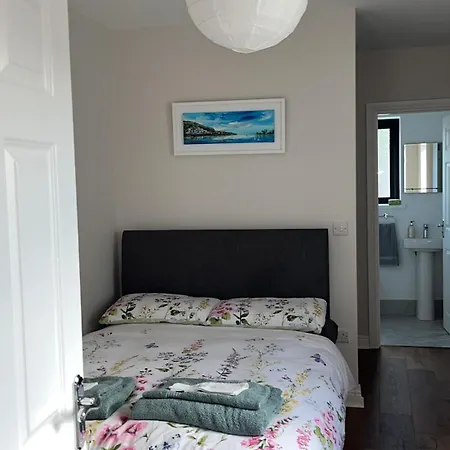 Sunberry 2 Bright Modern Entire Home,