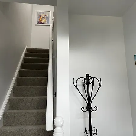 Sunberry 2 Bright Modern Entire Home, Vakantiehuis *