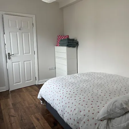 Sunberry 2 Bright Modern Entire Home,