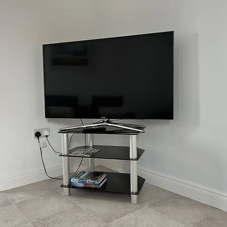 Sunberry 2 Bright Modern Entire Home, Headford