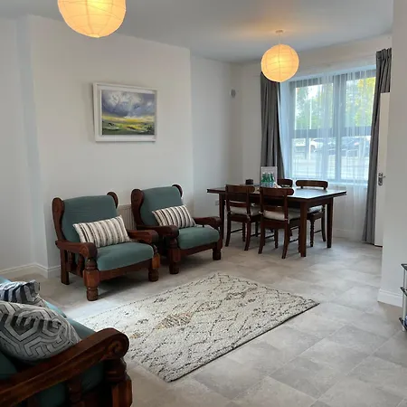 Sunberry 2 Bright Modern Entire Home,