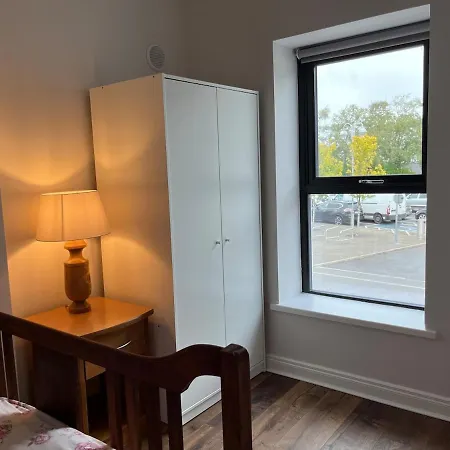 Sunberry 2 Bright Modern Entire Home, * Headford