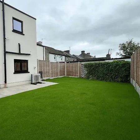 Sunberry 2 Bright Modern Entire Home,