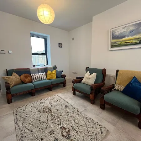 Sunberry 2 Bright Modern Entire Home, *