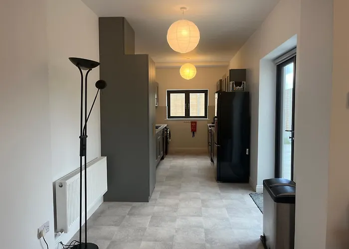 Sunberry 2 Bright Modern Entire Home, * Headford