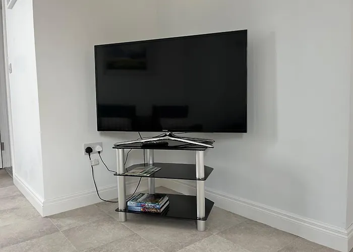 Sunberry 2 Bright Modern Entire Home, Headford