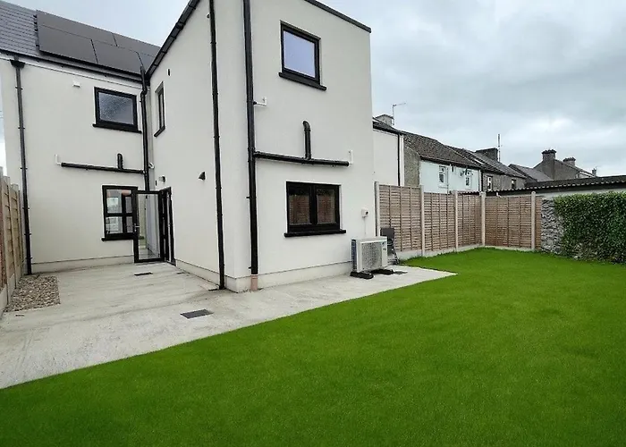 Sunberry 2 Bright Modern Entire Home, *