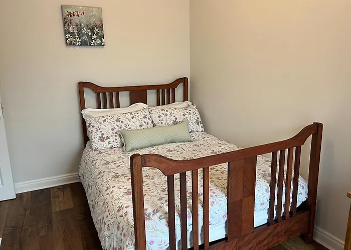 Sunberry 2 Bright Modern Entire Home,