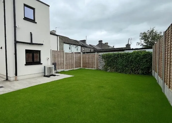 Sunberry 2 Bright Modern Entire Home,